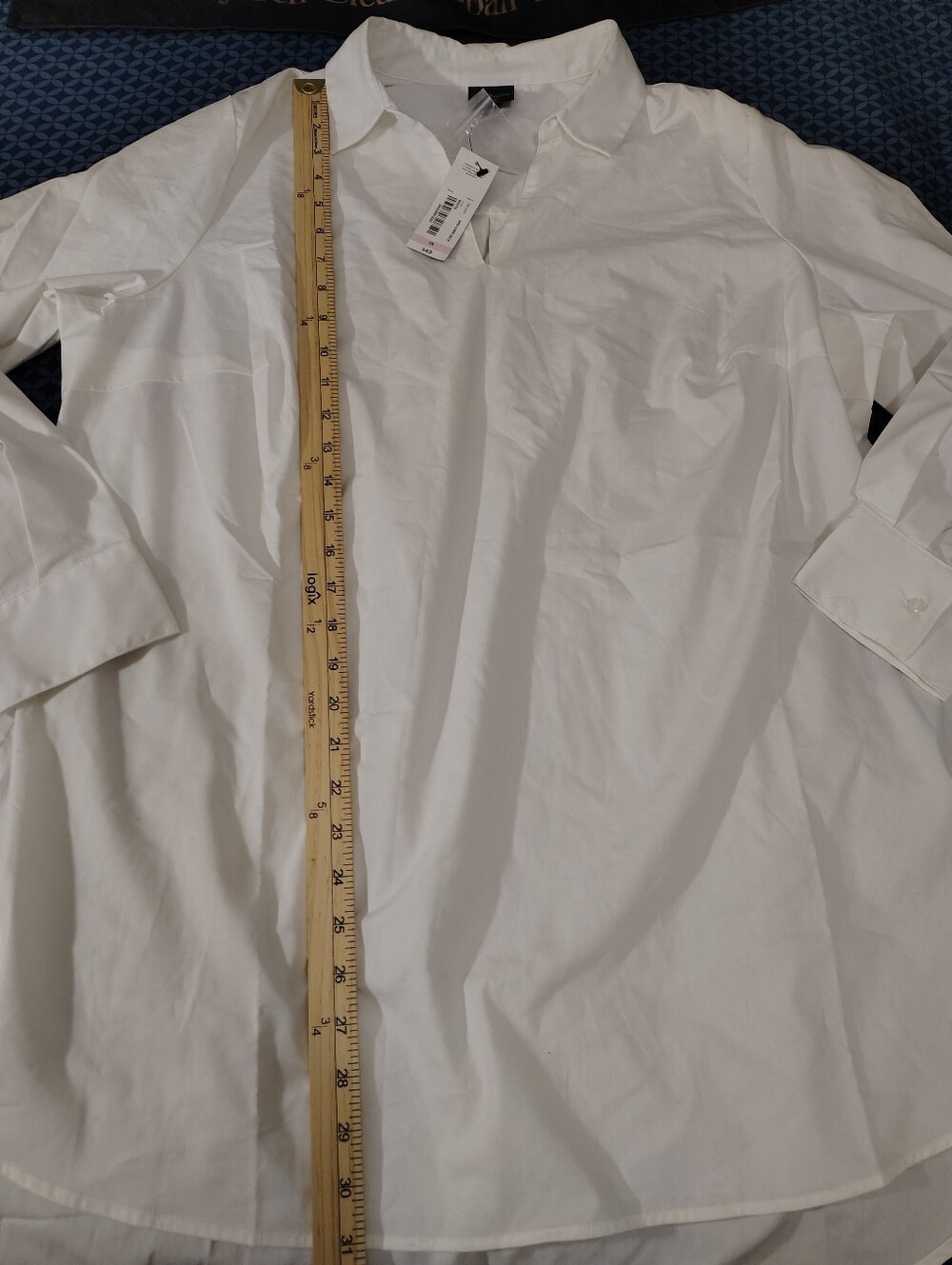 New Worthington Women's Solid White Collared Long Sleeve Blouse. - Picture 4 of 7